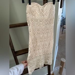 Lace sleeveless dress